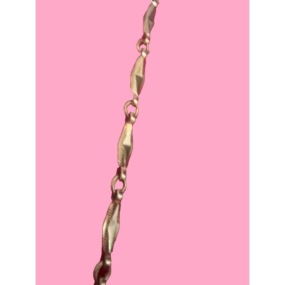 Vintage Monet Yellow Gold Tone Chain Necklace 14” Unique Design Very Pretty - Picture 2 of 9